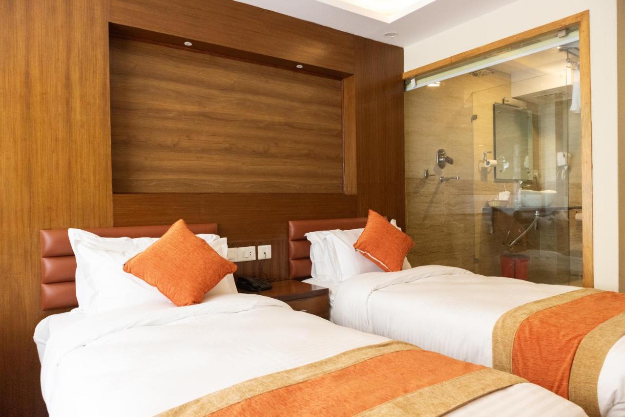 Hotel Yakroo Manang Katmandu Dış mekan fotoğraf