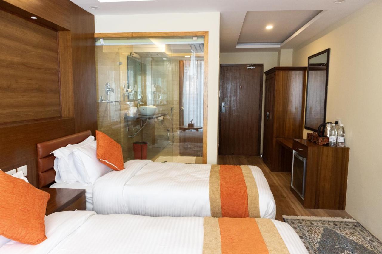 Hotel Yakroo Manang Katmandu Dış mekan fotoğraf