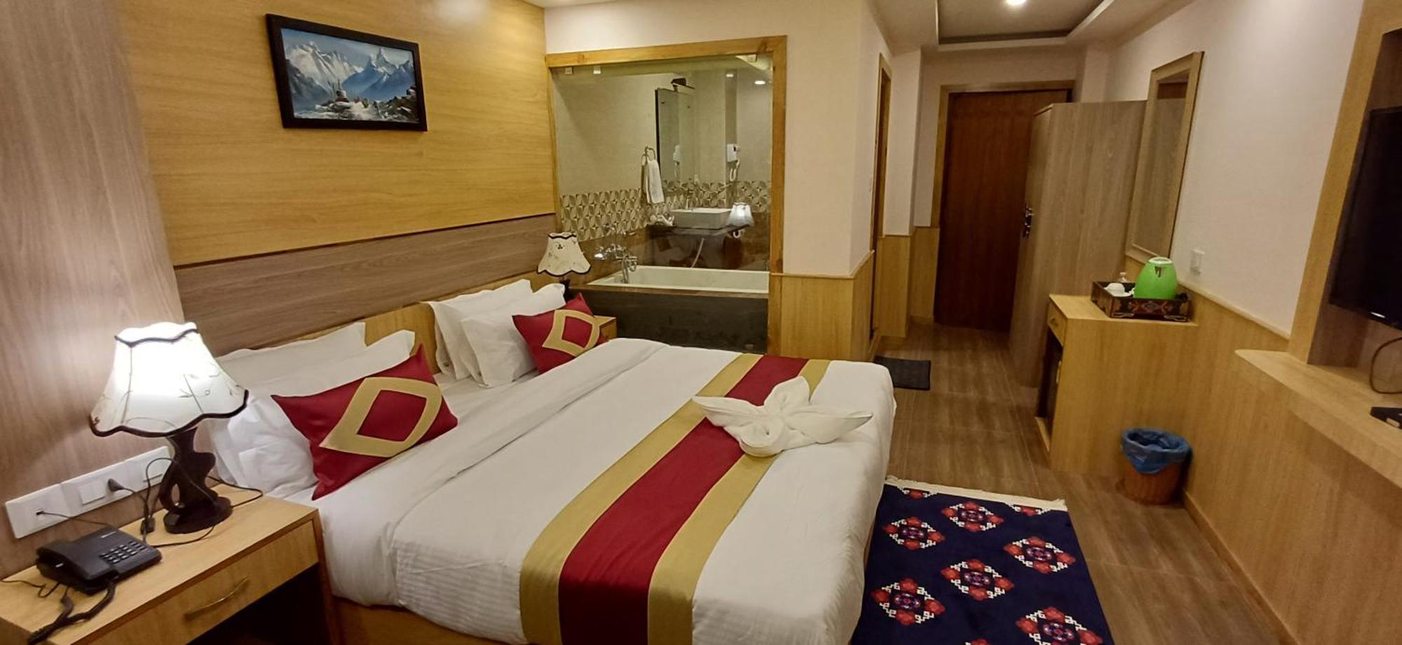Hotel Yakroo Manang Katmandu Dış mekan fotoğraf