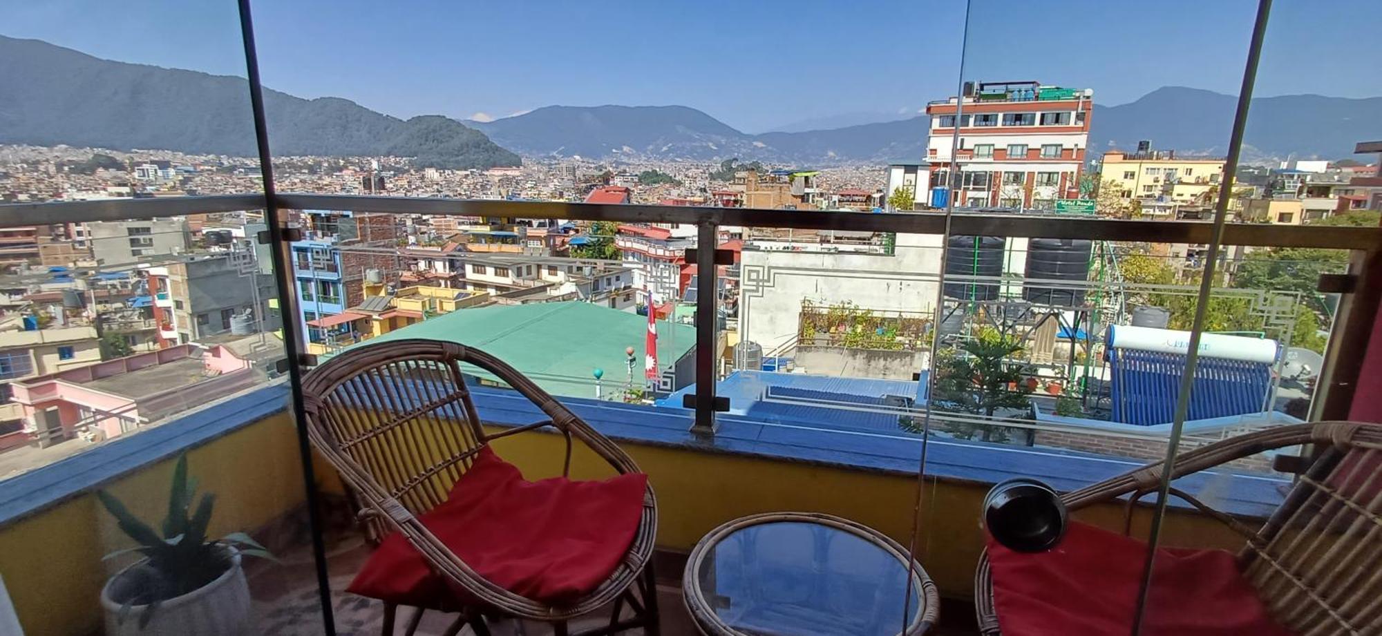 Hotel Yakroo Manang Katmandu Dış mekan fotoğraf
