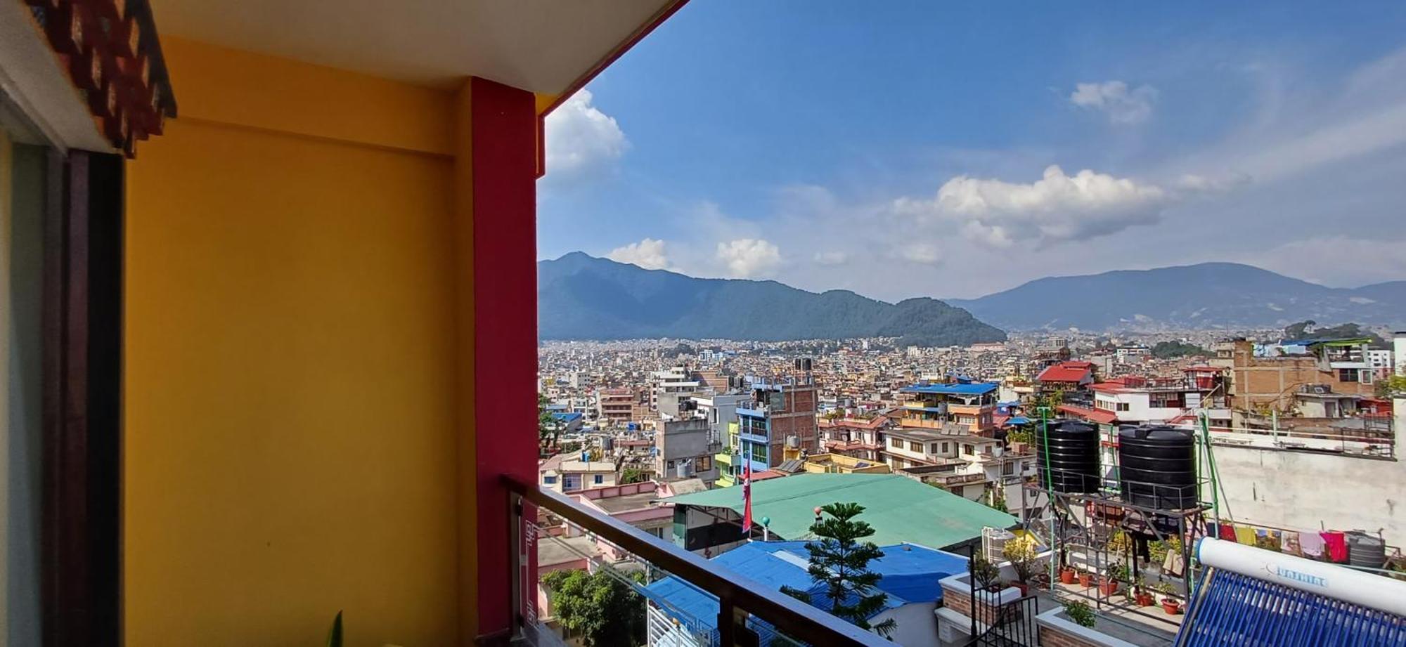 Hotel Yakroo Manang Katmandu Dış mekan fotoğraf