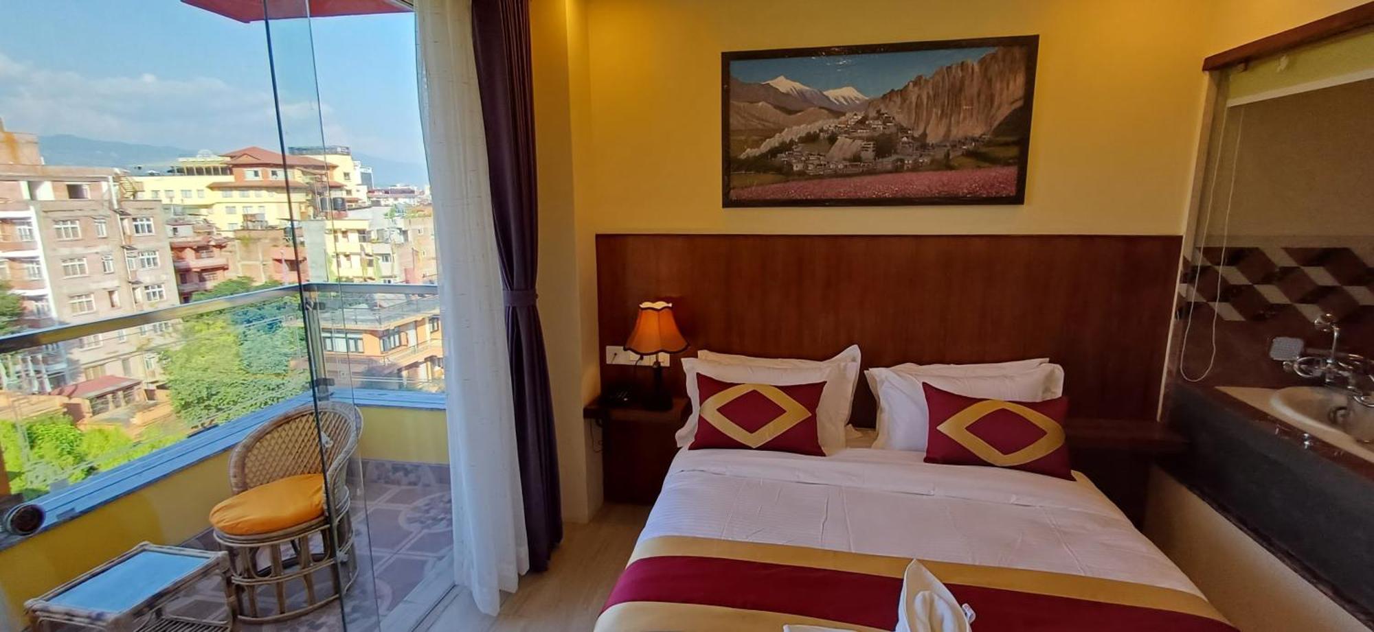 Hotel Yakroo Manang Katmandu Dış mekan fotoğraf