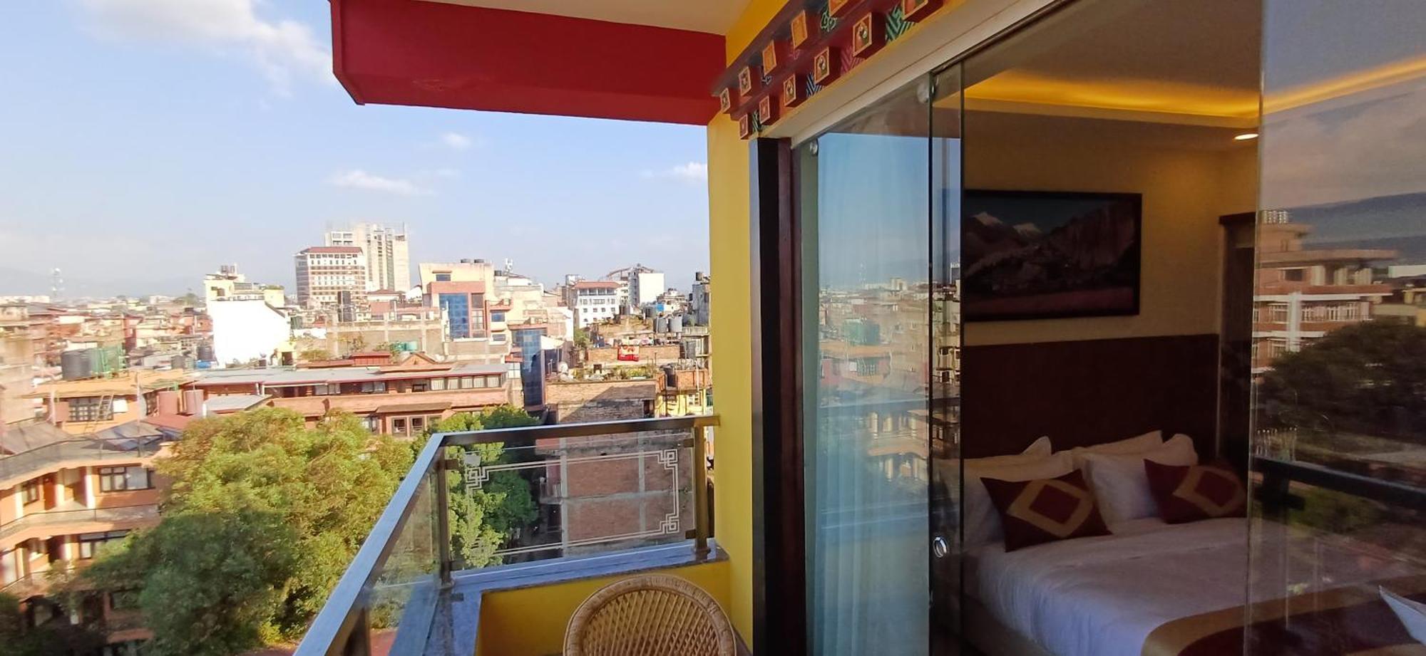 Hotel Yakroo Manang Katmandu Dış mekan fotoğraf