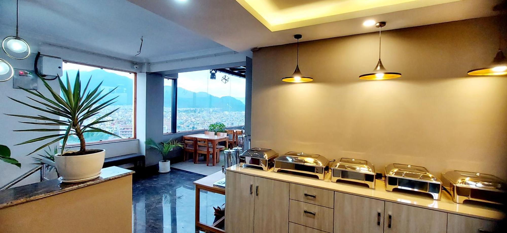 Hotel Yakroo Manang Katmandu Dış mekan fotoğraf