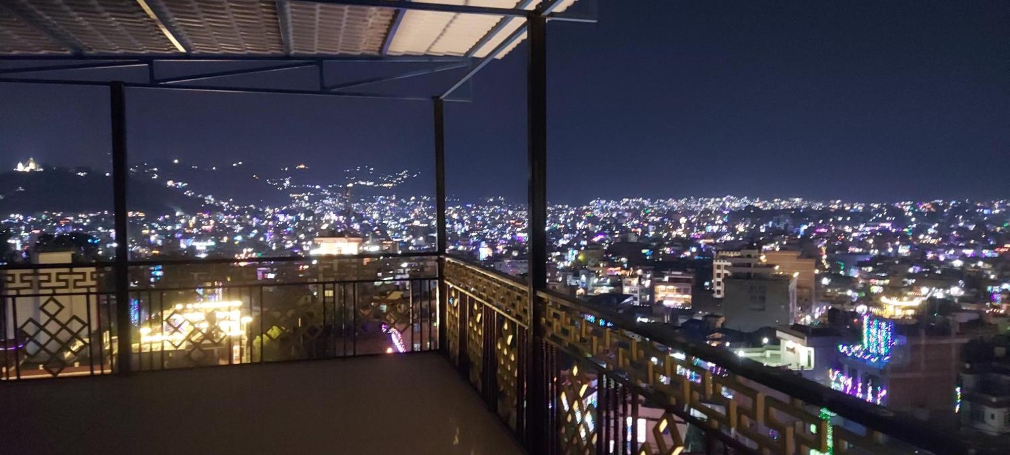 Hotel Yakroo Manang Katmandu Dış mekan fotoğraf