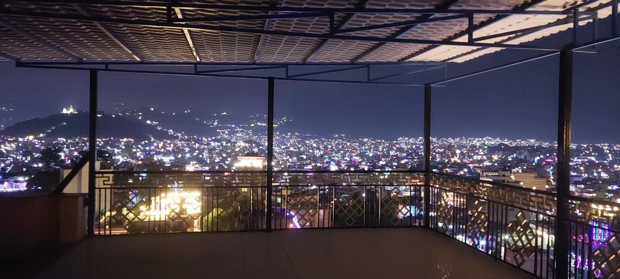 Hotel Yakroo Manang Katmandu Dış mekan fotoğraf