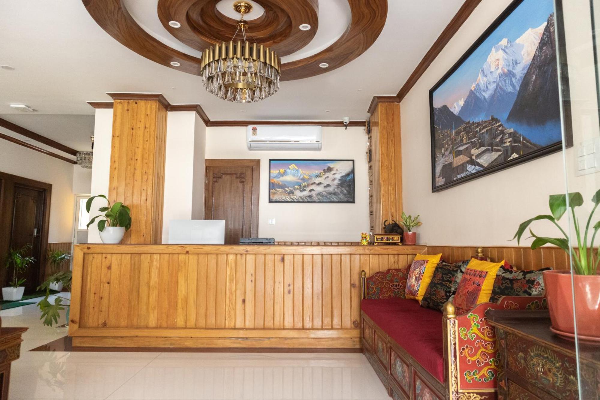 Hotel Yakroo Manang Katmandu Dış mekan fotoğraf