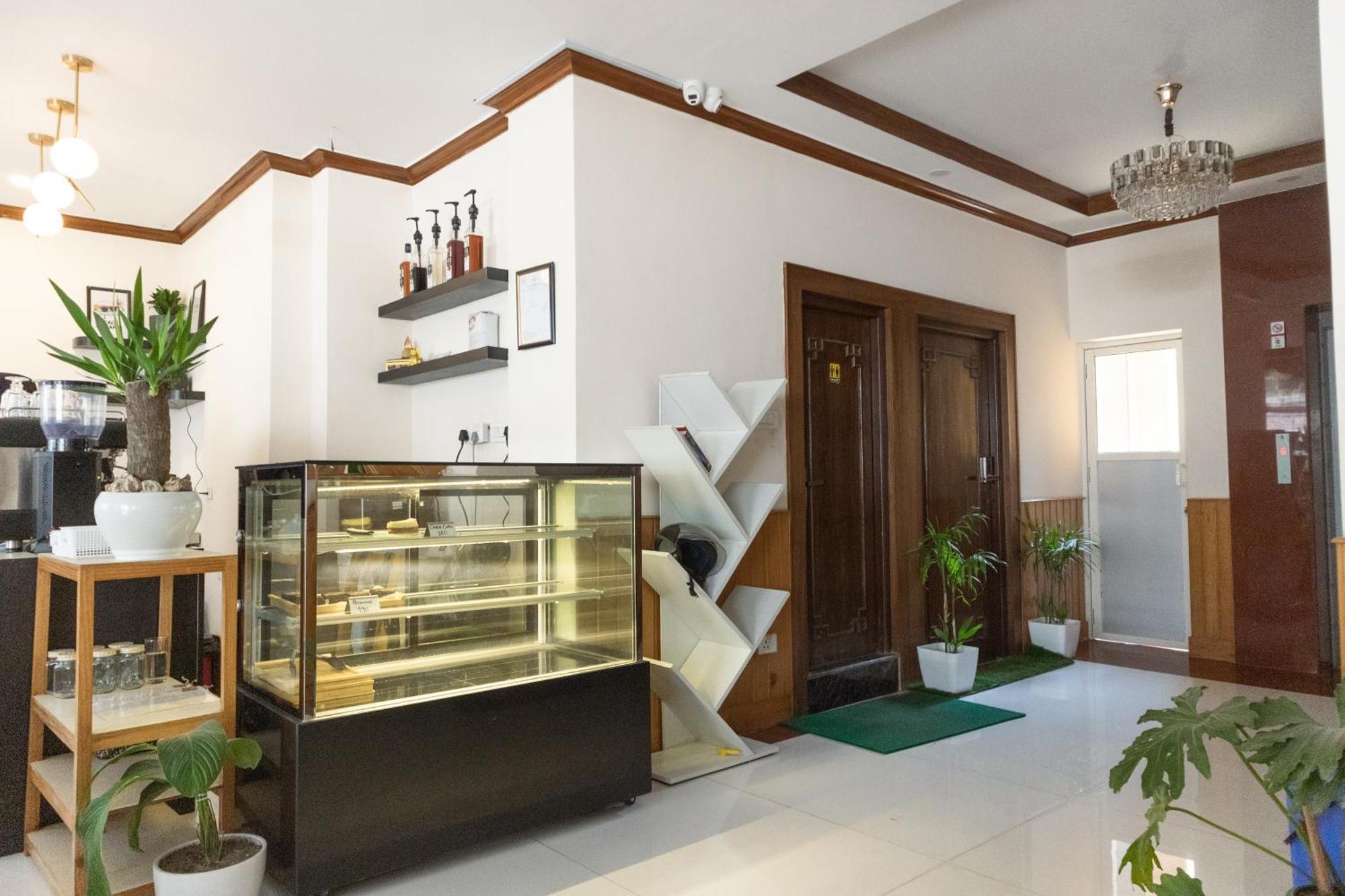 Hotel Yakroo Manang Katmandu Dış mekan fotoğraf