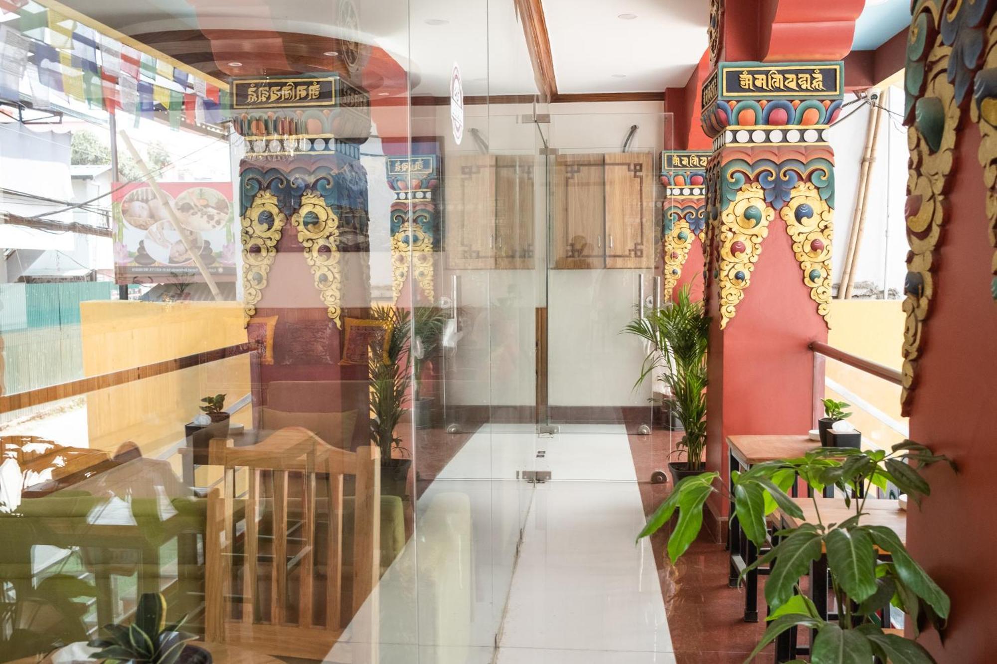Hotel Yakroo Manang Katmandu Dış mekan fotoğraf