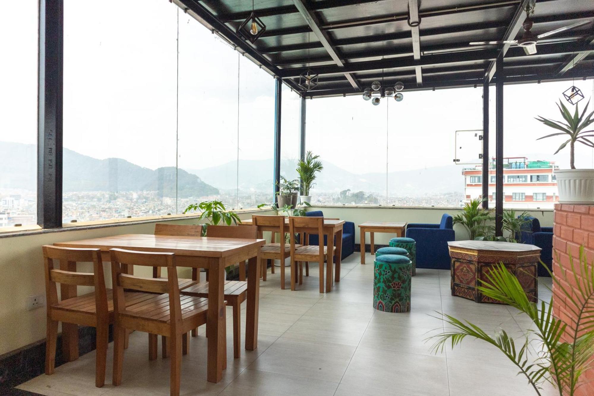 Hotel Yakroo Manang Katmandu Dış mekan fotoğraf