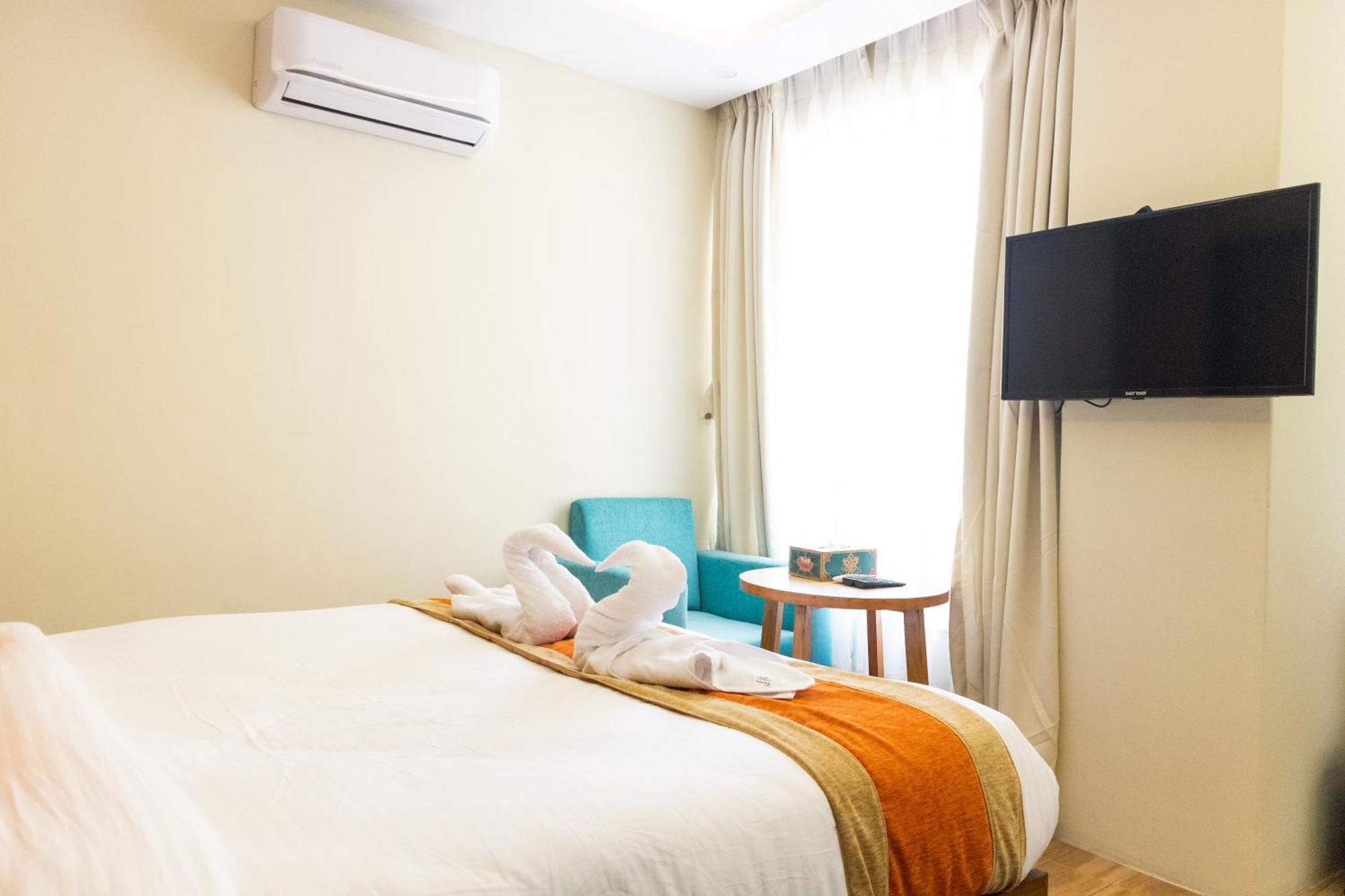 Hotel Yakroo Manang Katmandu Dış mekan fotoğraf