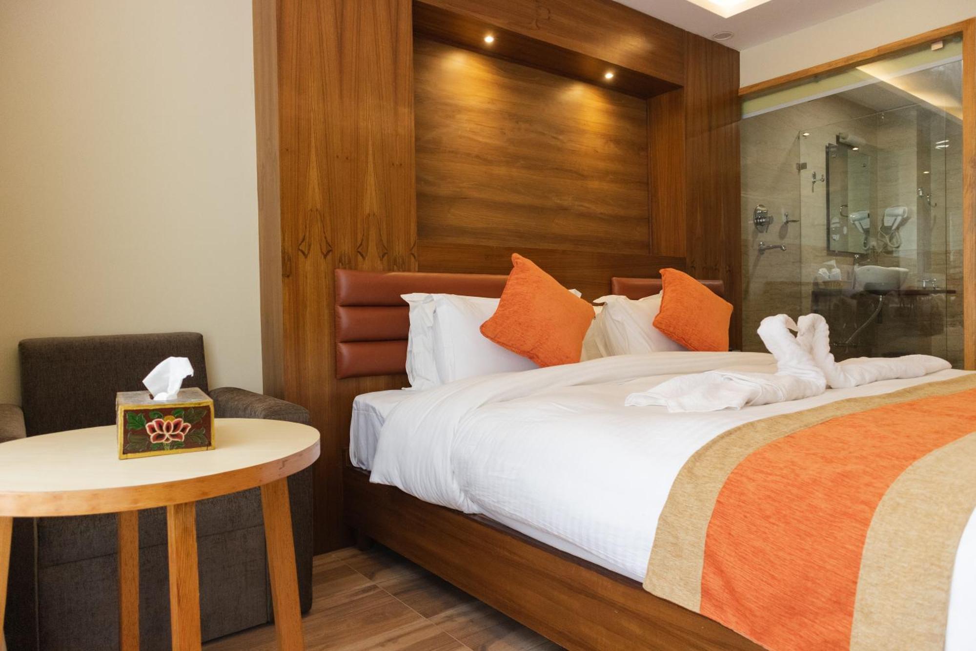 Hotel Yakroo Manang Katmandu Dış mekan fotoğraf